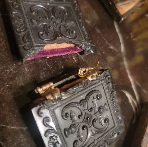 Antique 19th Century Daguerreotype photographSmall broken. I have others avail - Picture 7 of 14